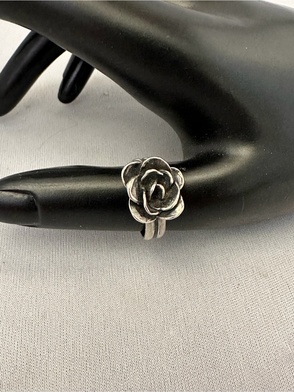 Silpada Antique Rose Motif Ring in Sterling Silver